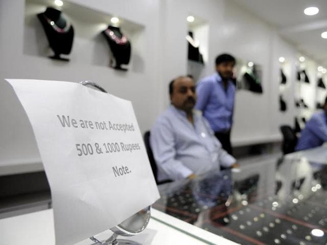 Jewellers said they were heavily reliant on 500 and ₹1,000 notes for large transactions.(Sunil Ghosh/HT Photo)