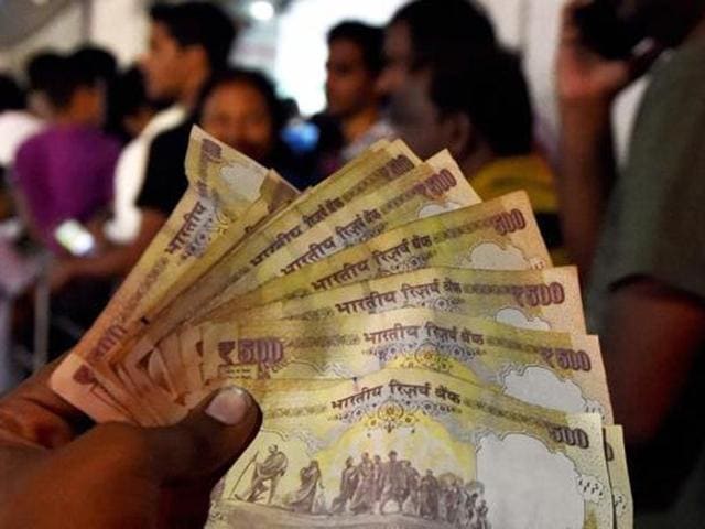 The Nepal Rastra Bank (NRB) said it is in touch with the Reserve Bank of India to resolve problems arising from the Indian government’s decision to withdraw the Rs 1,000 and Rs 500 notes.(PTI Photo) The Nepal Rastra Bank (NRB) said it is in touch with the Reserve Bank of India to resolve problems arising from the Indian government’s decision to withdraw the Rs 1,000 and Rs 500 notes.(PTI Photo)