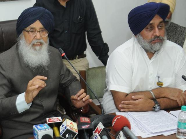 CM Badal and his deputy Sukhbir at a press conference in Chandigarh on Thursday.(HT Photo) CM Badal and his deputy Sukhbir at a press conference in Chandigarh on Thursday.(HT Photo)