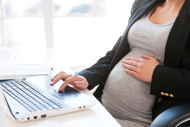 When a mom-to-be’s water breaks too early, the culprit seems to be abnormal calcium deposits that make the normally elastic amniotic sac prone to rupture. (Shutterstock)