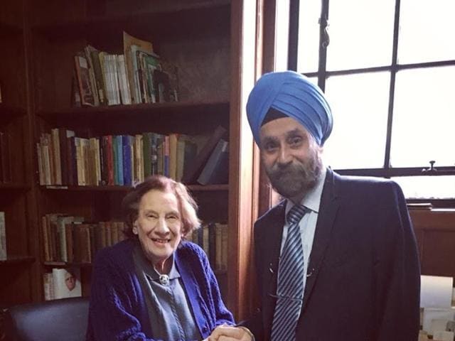 Maureen Travis with Navtej Sarna, who recently moved from London to Washington as India’s ambassador. (Indian high commission) Maureen Travis with Navtej Sarna, who recently moved from London to Washington as India’s ambassador. (Indian high commission)
