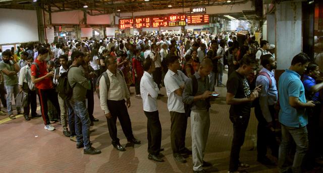 The ministry revised its refund procedure for tickets booked over the counter from November 9 to 11 — the refund for cancellations above Rs10,000 , booked during these three days, will be done through cheque or electronic clearing service. (Bhushan Koyande/HT) The ministry revised its refund procedure for tickets booked over the counter from November 9 to 11 — the refund for cancellations above Rs10,000 , booked during these three days, will be done through cheque or electronic clearing service. (Bhushan Koyande/HT)