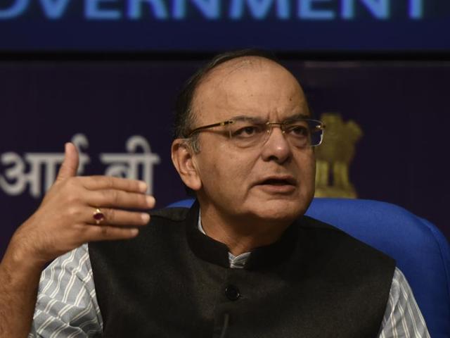 Union finance minister Arun Jaitley during the inaugural Session of the Economic Editors’ meet at Media Center in New Delhi.(Sushil Kumar/HT Photo)