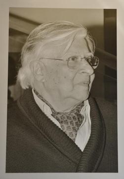 Painter Krishen Khanna, 92, is one of the living legends of the Progressive Artists’ Group. (Sanjeev Verma/HT Photo)