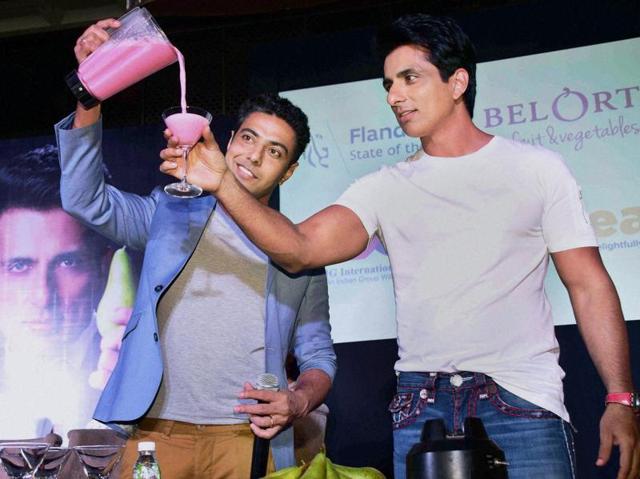 Sonu Sood and Chef Ranveer Brar during the launch of IG International fruit Belorta in Mumbai . (PTI Photo)