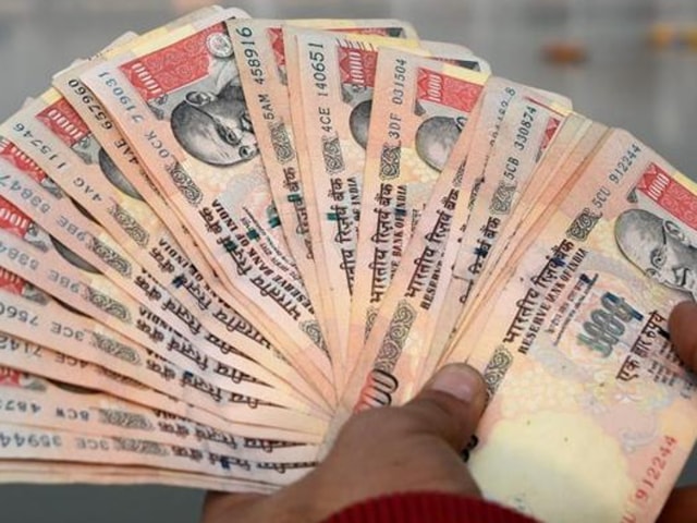 As city industrialists and manufacturers face problem in paying salaries to their workers in cash, they fear the workers may flee to their home towns in case they are not paid their salaries in the next 10 days. (Representative Photo) As city industrialists and manufacturers face problem in paying salaries to their workers in cash, they fear the workers may flee to their home towns in case they are not paid their salaries in the next 10 days. (Representative Photo)