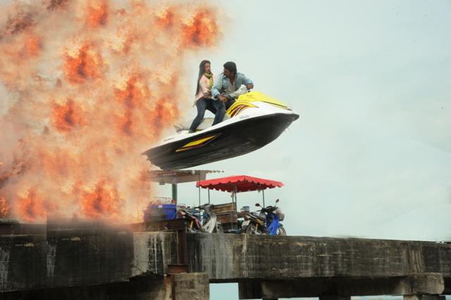 Dev and Koel Mullick shot an action sequence in Thailand for Rangbazz.(Surinder Films) Dev and Koel Mullick shot an action sequence in Thailand for Rangbazz.(Surinder Films)