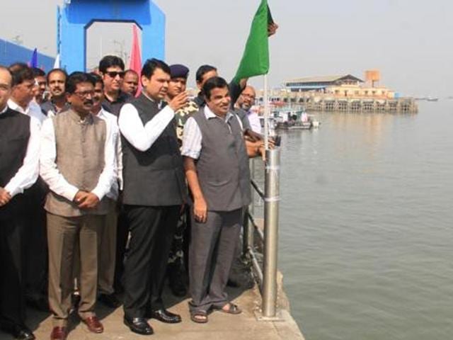 Chief minister Devendra Fadnavis and Union minister Nitin Gadkari had on Monday laid the foundation stone for water transport terminal at Ferry Wharf.(HT Photo)