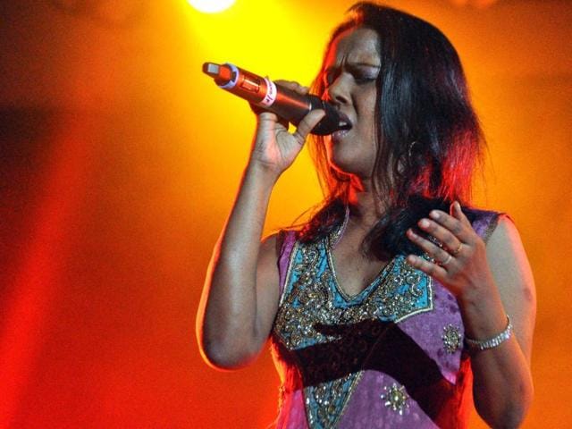 Mahalaxmi Iyer says she enjoys live concerts because she gets to “explore a completely different facet” to her skills.(AFP) Mahalaxmi Iyer says she enjoys live concerts because she gets to “explore a completely different facet” to her skills.(AFP)