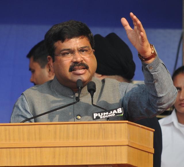 Minister Dharmendra Pradhan addressing a function in Jalandhar on Friday, November 11. (Pardeep Pandit/HT Photo)