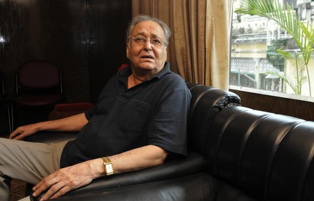 This is Soumitra Chatterjee’s fourth film with Shiboprosad and Nandita. (Samir Jana/HT Photo) This is Soumitra Chatterjee’s fourth film with Shiboprosad and Nandita. (Samir Jana/HT Photo)