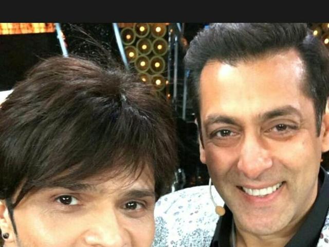 Singer-composer Himesh Reshammiya joins Salman Khan on the weekend special episode of Bigg Boss 10. (COLORS)