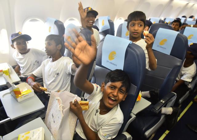 Children enjoy an in-flight meal.(Vidya Subramanian/HT PHOTO)
