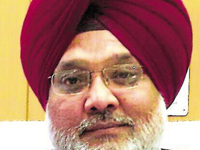Author Manmohan (HT Photo) Author Manmohan (HT Photo)