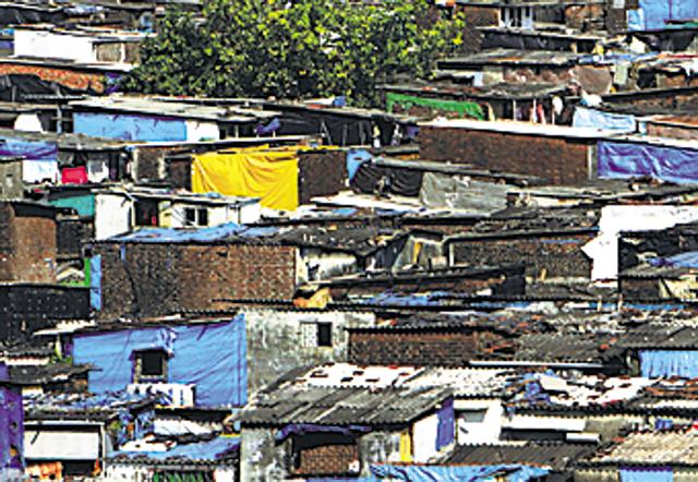 A ‘Pani Pilao Abhiyaan’ will be carried out at civic body headquarters on November 28.(HT Photo)