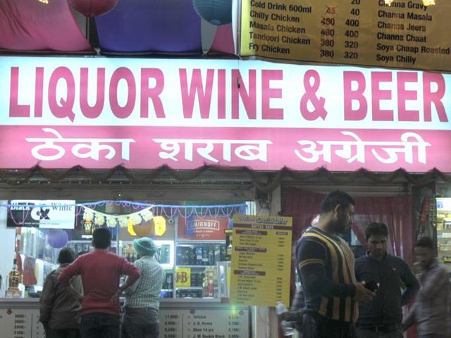 The usual rush at the liquor shops in the evening hours was missing on Saturday in Chandigarh.(Ravi Kumar/HT Photo)