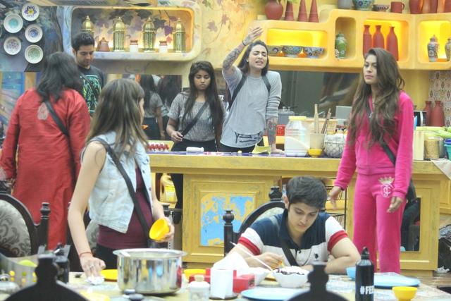 Lopa and Bani’s catfight knows no bounds. (Colors)