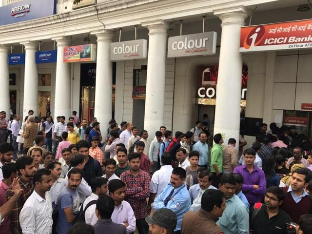 New Delhi: People queue up before an ATM on Sansad Marg on withdraw cash on Monday. Both ATMs and banks have reported unprecedented rush ever since the Centre scrapped Rs 500 and Rs 1000 banknotes. (Ravi Choudhary/HT Photo) New Delhi: People queue up before an ATM on Sansad Marg on withdraw cash on Monday. Both ATMs and banks have reported unprecedented rush ever since the Centre scrapped Rs 500 and Rs 1000 banknotes. (Ravi Choudhary/HT Photo)