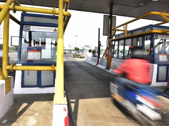 ATMs are being recalibrated and will begin dispensing higher denomination currency notes. (PTI) ATMs are being recalibrated and will begin dispensing higher denomination currency notes. (PTI)