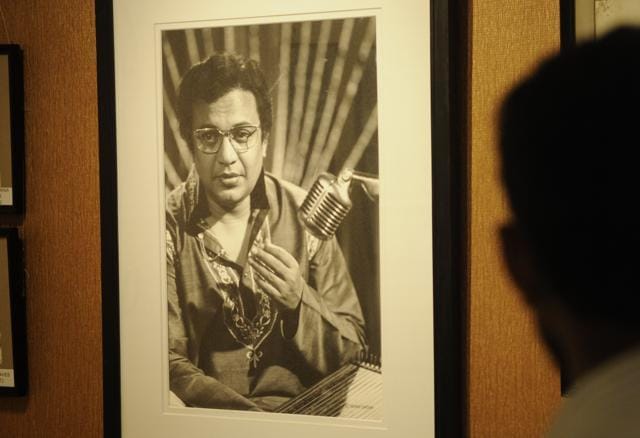 Even 36 years after his death, Uttam Kumar’s magic continues. The recent exhibition proves that the Bengali audience will forever consider him to be the ultimate matinee idol. (Samir Jana/HT Photo ) Even 36 years after his death, Uttam Kumar’s magic continues. The recent exhibition proves that the Bengali audience will forever consider him to be the ultimate matinee idol. (Samir Jana/HT Photo )