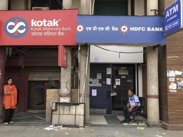 The finance ministry revised the cap on bank withdrawals on Sunday while advising similar changes to ATM withdrawals less than a week after the government’s demonetisation of 1000 and 500 rupee notes left people in a tight spot. (Ravi Choudhary/HT Photo) The finance ministry revised the cap on bank withdrawals on Sunday while advising similar changes to ATM withdrawals less than a week after the government’s demonetisation of 1000 and 500 rupee notes left people in a tight spot. (Ravi Choudhary/HT Photo)