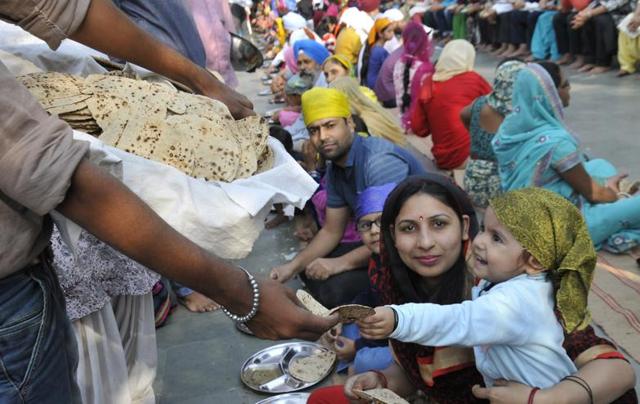 Langar at Gurdwara Nada Sahib in Panchkula on Monday. (Sant Arora/HT Photo)