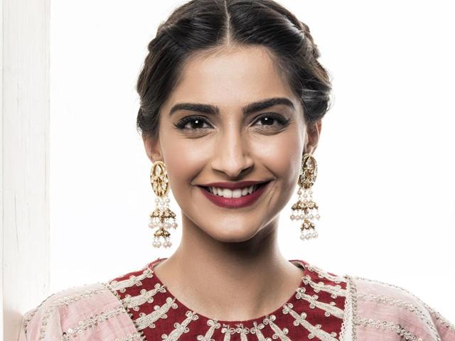 Sonam Kapoor says social media is a great form of communication, and a great tool as well.(HT Photo)