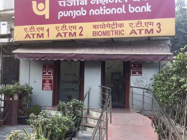 The move comes amid growing anger among citizens who, for the past week, have been stuck waiting for hours in long lines outside banks and ATMs. (Arun Sharma/HT Photo) The move comes amid growing anger among citizens who, for the past week, have been stuck waiting for hours in long lines outside banks and ATMs. (Arun Sharma/HT Photo)