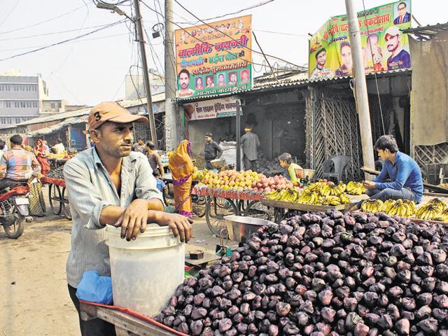 Vendors and hawkers are banking on a fast return to normalcy as they depend on daily sales. Vendors and hawkers are banking on a fast return to normalcy as they depend on daily sales.