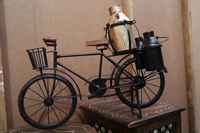 A metal sculpture from Saharanpur, Uttar Pradesh. Price: Rs 1500, pavilion: Outside Odisha. (Amal KS/HT Photo)