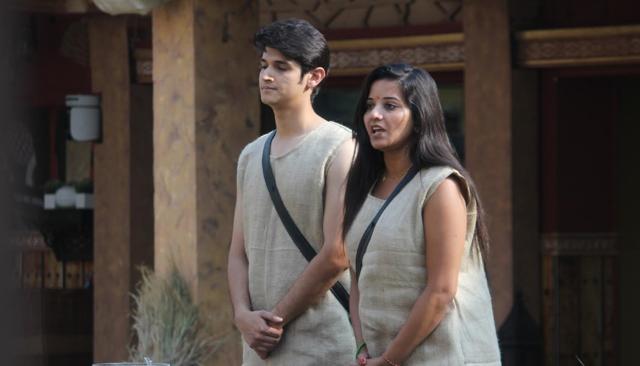 Rohan and Monalisa are captains of two teams in the task. (Colors) Rohan and Monalisa are captains of two teams in the task. (Colors)