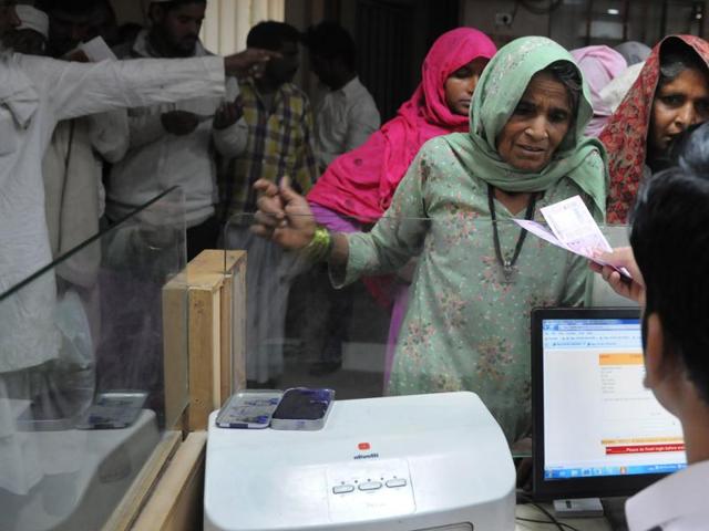 Bankers said long-distance travel would not only be time consuming but involve security risks too. (Parveen Kumar/HT Photo) Bankers said long-distance travel would not only be time consuming but involve security risks too. (Parveen Kumar/HT Photo)