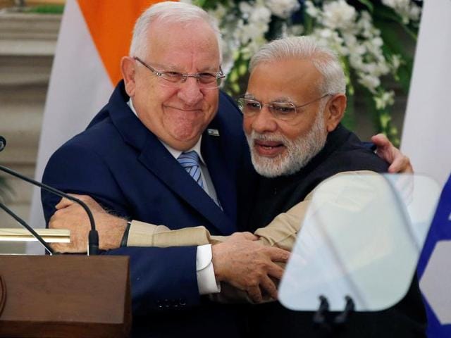 Israeli president Reuven Rivlin and Prime Minister Narendra Modi after a joint media briefing in New Delhi on November 15, 2016. (AFP Photo) Israeli president Reuven Rivlin and Prime Minister Narendra Modi after a joint media briefing in New Delhi on November 15, 2016. (AFP Photo)