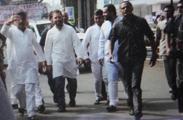 Rahul Gandhi along with Ashok Chavan arrives at Bhiwandi court on Wednesday. (Praful Gangurde)