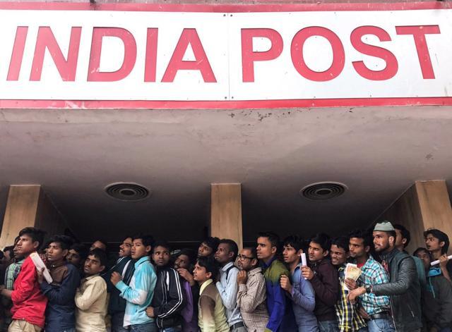 People queued outside the Post Office at Sandad Marg in New Delhi on Wednesday. (Ravi Choudhary/ HT Photo) People queued outside the Post Office at Sandad Marg in New Delhi on Wednesday. (Ravi Choudhary/ HT Photo)