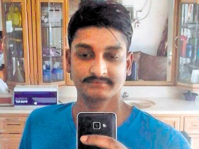 MEA shifted to top gear in getting Jayanta back home soon after his story was published in HT’s Kolkata edition on November 8. Jayanta had escaped his ‘master’ (kafeel) Naief Bookme’s home and was staying with a friend in Riyadh, even as he apprehended that his ‘master’ would raid the place anytime and take him away (HT Photo) MEA shifted to top gear in getting Jayanta back home soon after his story was published in HT’s Kolkata edition on November 8. Jayanta had escaped his ‘master’ (kafeel) Naief Bookme’s home and was staying with a friend in Riyadh, even as he apprehended that his ‘master’ would raid the place anytime and take him away (HT Photo)
