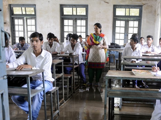 The shortage of more than 41,000 teachers in government-run schools across Madhya Pradesh is affecting the quality of teaching in the state.(Arun Mondhe/File photo)