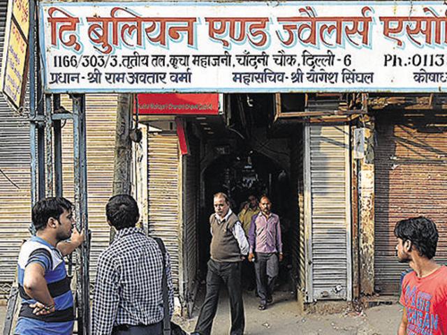 Jewellery shops were shutdown at Chandini Chowk after the Income Tax department conducted multiple raids based on reports of alleged profiteering and tax evasion by traders, in New Delhi on November 11, 2016. (Ravi Choudhary/HT Photo) Jewellery shops were shutdown at Chandini Chowk after the Income Tax department conducted multiple raids based on reports of alleged profiteering and tax evasion by traders, in New Delhi on November 11, 2016. (Ravi Choudhary/HT Photo)