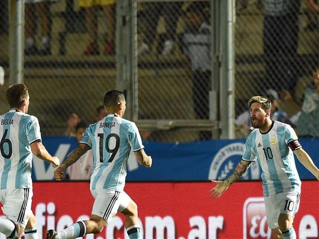 Lionel Messi’s goal helped Argentinal beat Colombia and keep their World Cup qualifying hopes alive. (AFP) Lionel Messi’s goal helped Argentinal beat Colombia and keep their World Cup qualifying hopes alive. (AFP)