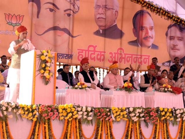 Home minister Rajnath Singh addresses people at a rally in Rewari on Wednesday. (HT Photo) Home minister Rajnath Singh addresses people at a rally in Rewari on Wednesday. (HT Photo)