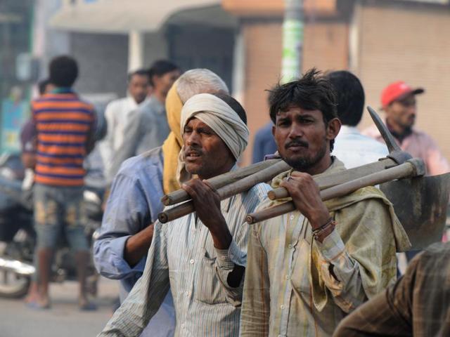 Daily wagers have not been paid their dues for past several days. (Praveen Kumar / HT Photo) Daily wagers have not been paid their dues for past several days. (Praveen Kumar / HT Photo)