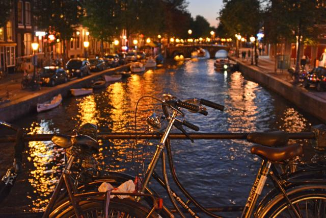 Bicycles are the favourite mode of transport for Amsterdammers (Saubhadra Chatterji)