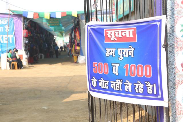 We do not accept currency notes of Rs 500 and Rs 1000, reads a signage at the Tibetan Refugee Handlooms market in Gurgaon (Manoj Verma/HT Photo)