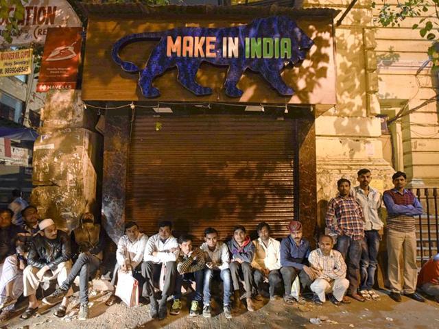 While the queues become longer as the day progresses, the shared inconveniences faced by people have also generated a sense of camaraderie. (Arun Sharma/HT PHOTO) While the queues become longer as the day progresses, the shared inconveniences faced by people have also generated a sense of camaraderie. (Arun Sharma/HT PHOTO)