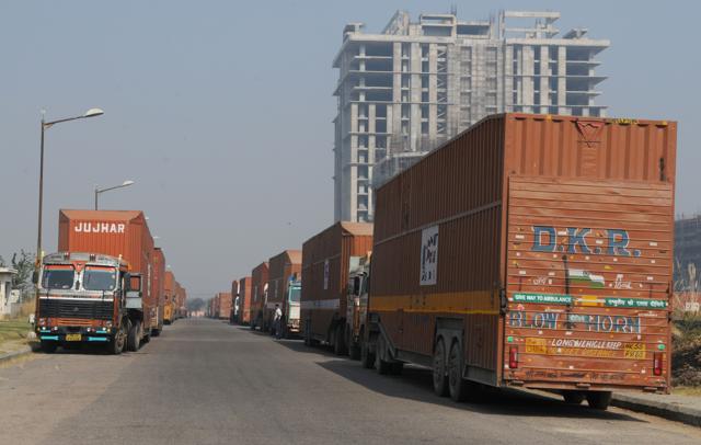The authority has identified 50,000 vehicles older than a decade, of which 11,878 vehicles are 15 years or older (Parveen Kumar/HT Photo) The authority has identified 50,000 vehicles older than a decade, of which 11,878 vehicles are 15 years or older (Parveen Kumar/HT Photo)