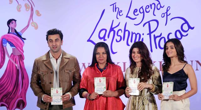 Indian Bollywood actors (L-R) Ranbir Kapoor, Shabana Azmi, Twinkle Khanna and Alia Bhatt attend the launch of Twinkle Khanna's book "The Legend of Lakshmi Prasad" in Mumbai on November 15, 2016. / AFP PHOTO / - (AFP)