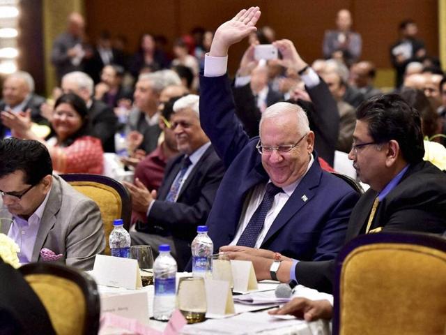President of Israel Reuven Rivlin gestures during ’India-Israel Economic Forum: Innovative Partnership’ in New Delhi on Thursday.(PTI) President of Israel Reuven Rivlin gestures during ’India-Israel Economic Forum: Innovative Partnership’ in New Delhi on Thursday.(PTI)