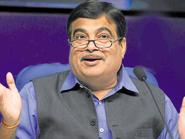 Union minister for road transport and highways, Nitin Gadkari, briefs the media in New Delhi.(Sonu Mehta/HT file photo) Union minister for road transport and highways, Nitin Gadkari, briefs the media in New Delhi.(Sonu Mehta/HT file photo)