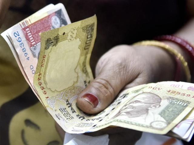 Hindustan Times had reported on Thursday that the school asked parents to pay Rs1,000 in cash for the school sports day.(Arijit Sen/HT PHOTO) Hindustan Times had reported on Thursday that the school asked parents to pay Rs1,000 in cash for the school sports day.(Arijit Sen/HT PHOTO)