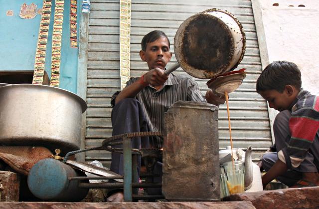 The event will take place a local tea stalls to take poetry out of institutions and onto the streets. (HT File Photo) The event will take place a local tea stalls to take poetry out of institutions and onto the streets. (HT File Photo)